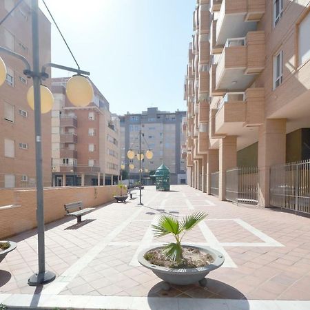 Moderno Apartamento Frente A La Playa Y El Centro Daire Almería Dış mekan fotoğraf