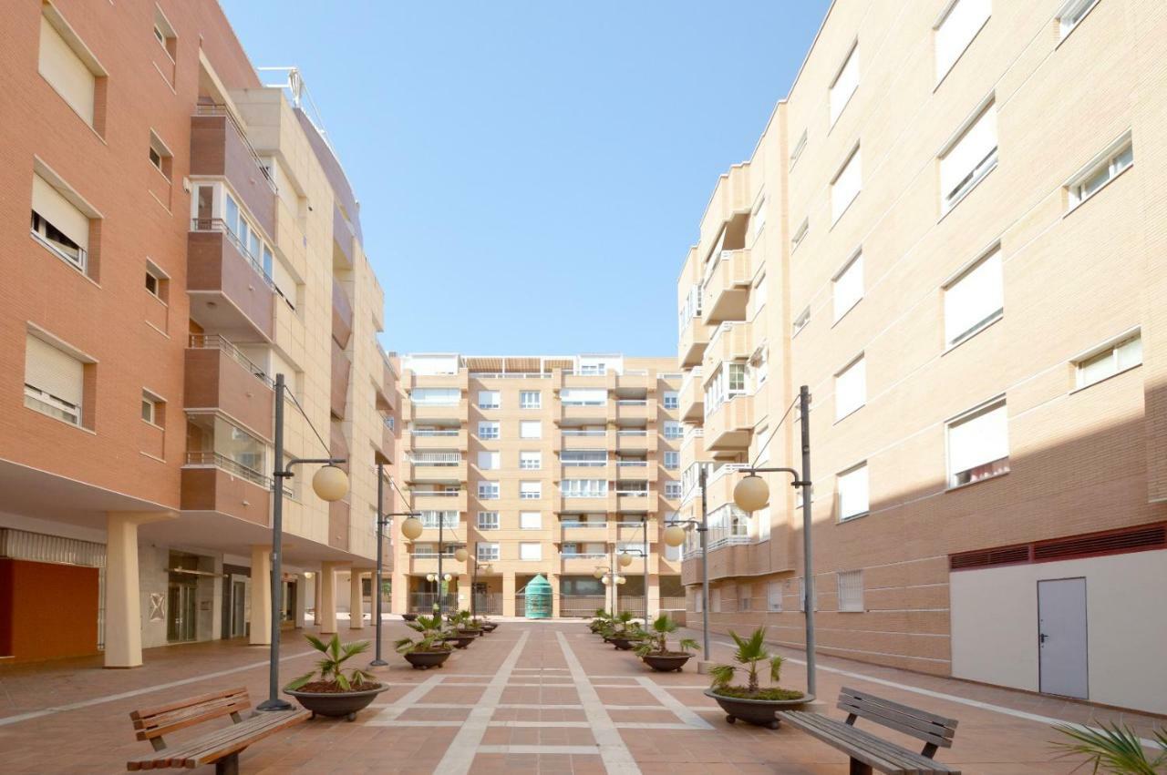 Moderno Apartamento Frente A La Playa Y El Centro Daire Almería Dış mekan fotoğraf