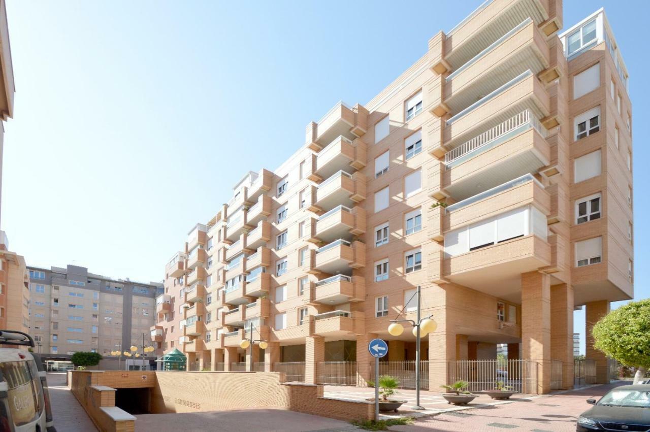 Moderno Apartamento Frente A La Playa Y El Centro Daire Almería Dış mekan fotoğraf